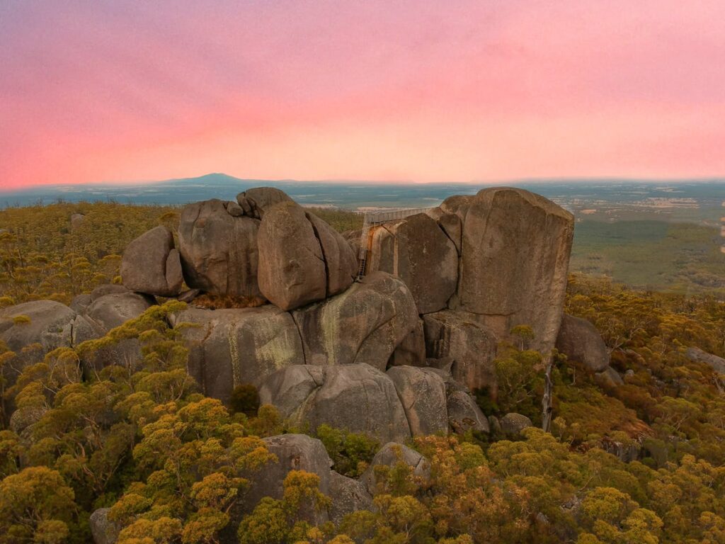 Photo by Hc Digital: https://www.pexels.com/photo/dawn-landscape-nature-sky-3623669/